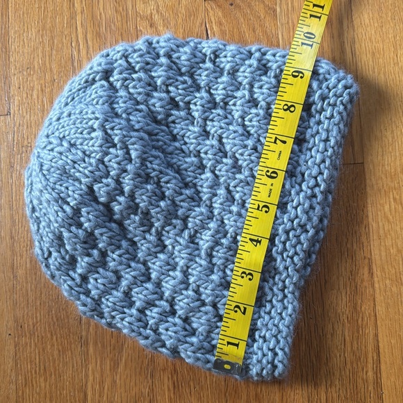 Burton Snowboards women’s hat - Picture 4 of 5